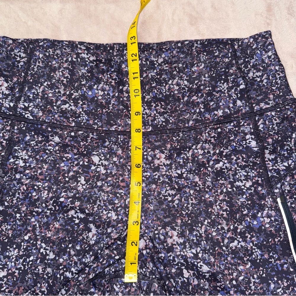 Athleta rainier printed mesh tight legging size 2X - Picture 9 of 10